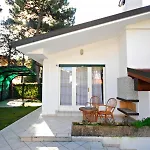 Cozy With Patio And Garden *