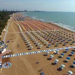 Cozy With Patio And Garden * Lignano Sabbiadoro